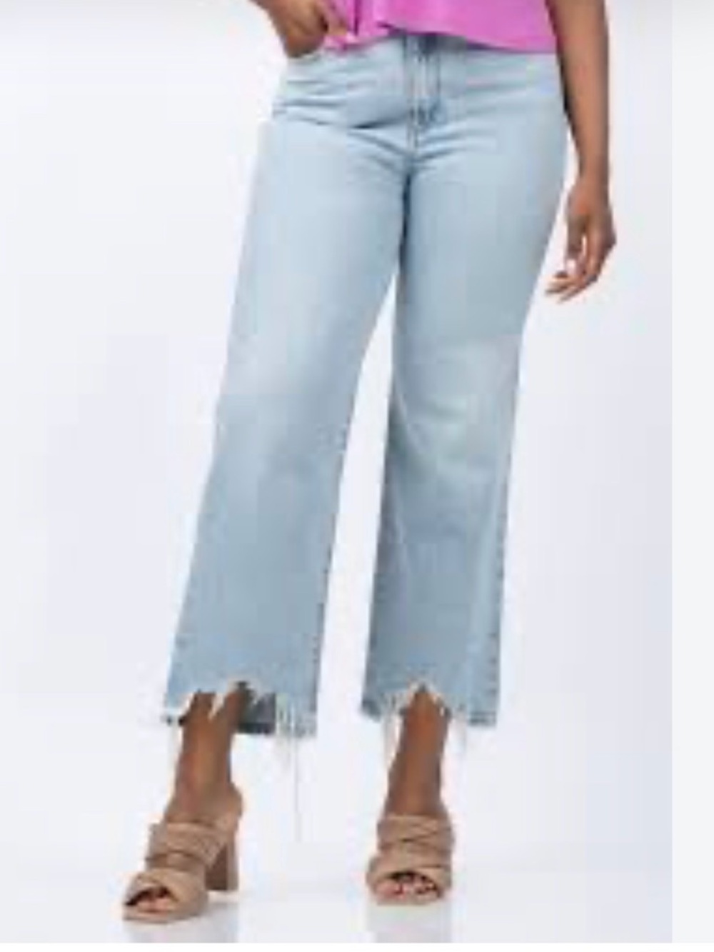 FRAME Le Jane Crop Wide Leg jeans
Light blue frayed hen sz 32